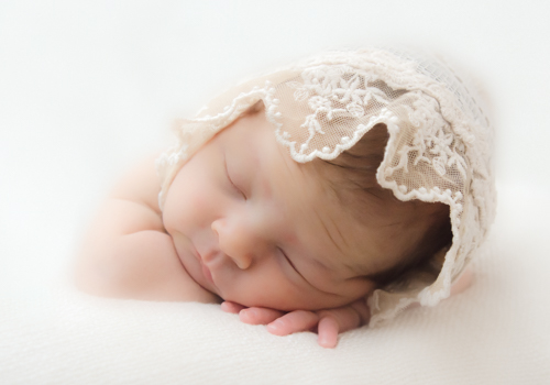 Newborn Portrait Photographer in Cleveland Athens Knoxville TN